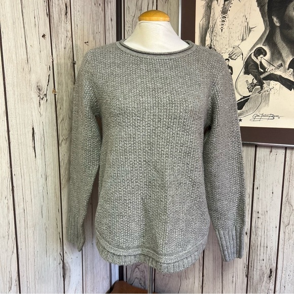Women’s Medium Suzy Shier Green Sweater - Picture 2 of 8